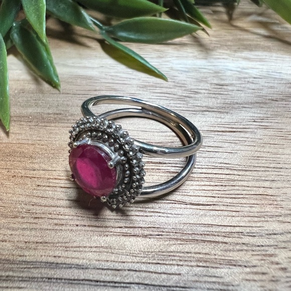 1.80CT ROUND MAHALEO RUBY WITH .28CTW ROUND WHITE TOPAZ STERLING SILVER RING S8 - Picture 4 of 5